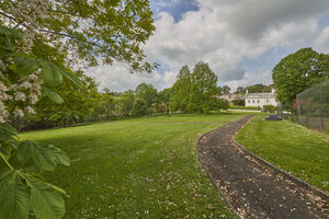 Communal Gardens- click for photo gallery